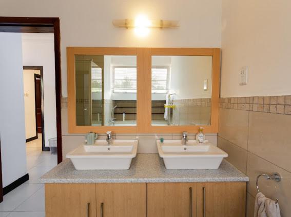 Unit 5, Capella Place Apartman Accra Kültér fotó
